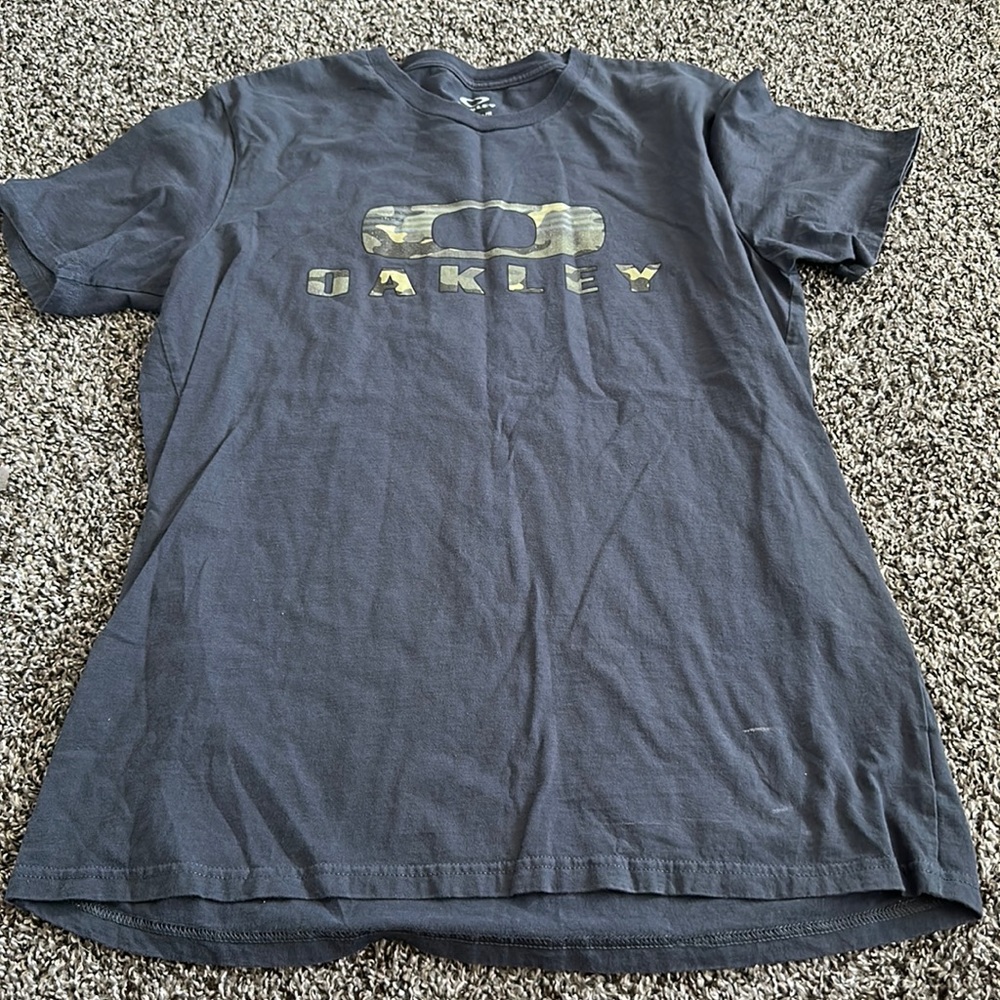 Men’s Oakley Camo T shirt size L